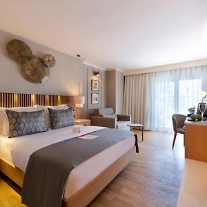 Superior Room Land View